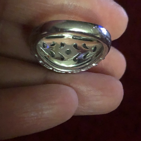 Beautiful Ring - Picture 8 of 8